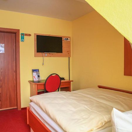 Hotel Garni Harzer Hof Osterode am Harz Exterior photo