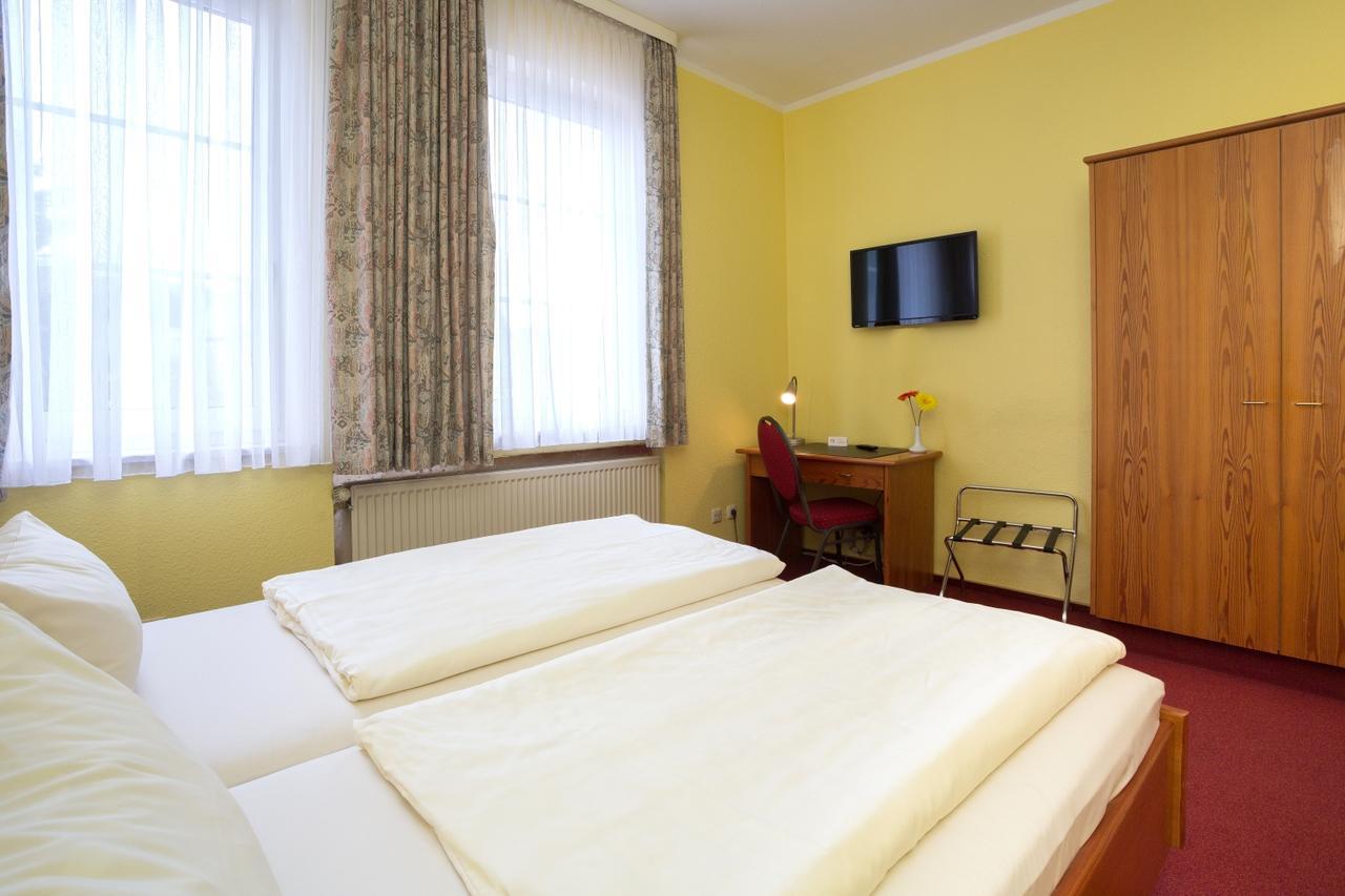 Hotel Garni Harzer Hof Osterode am Harz Exterior photo