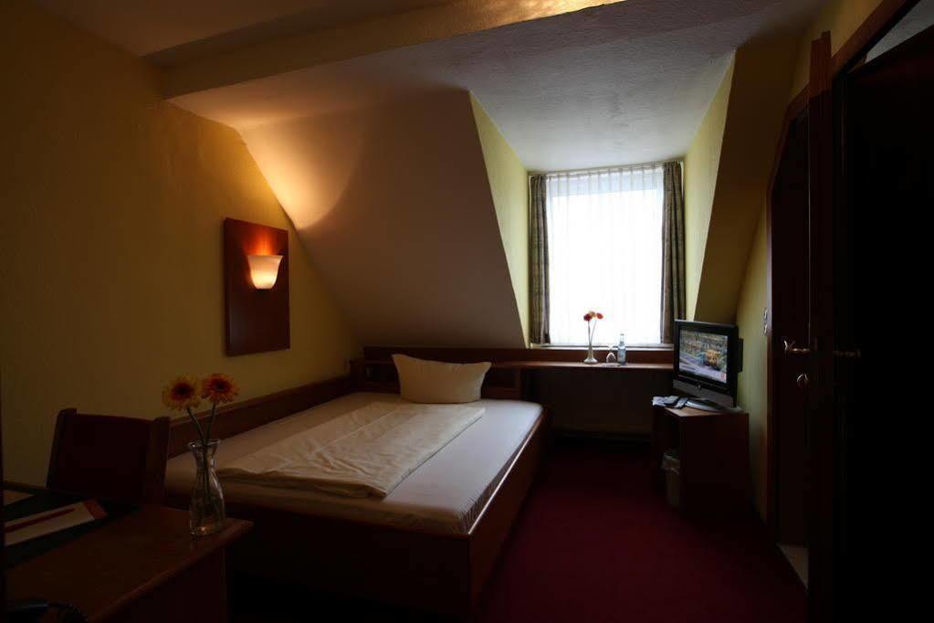 Hotel Garni Harzer Hof Osterode am Harz Exterior photo