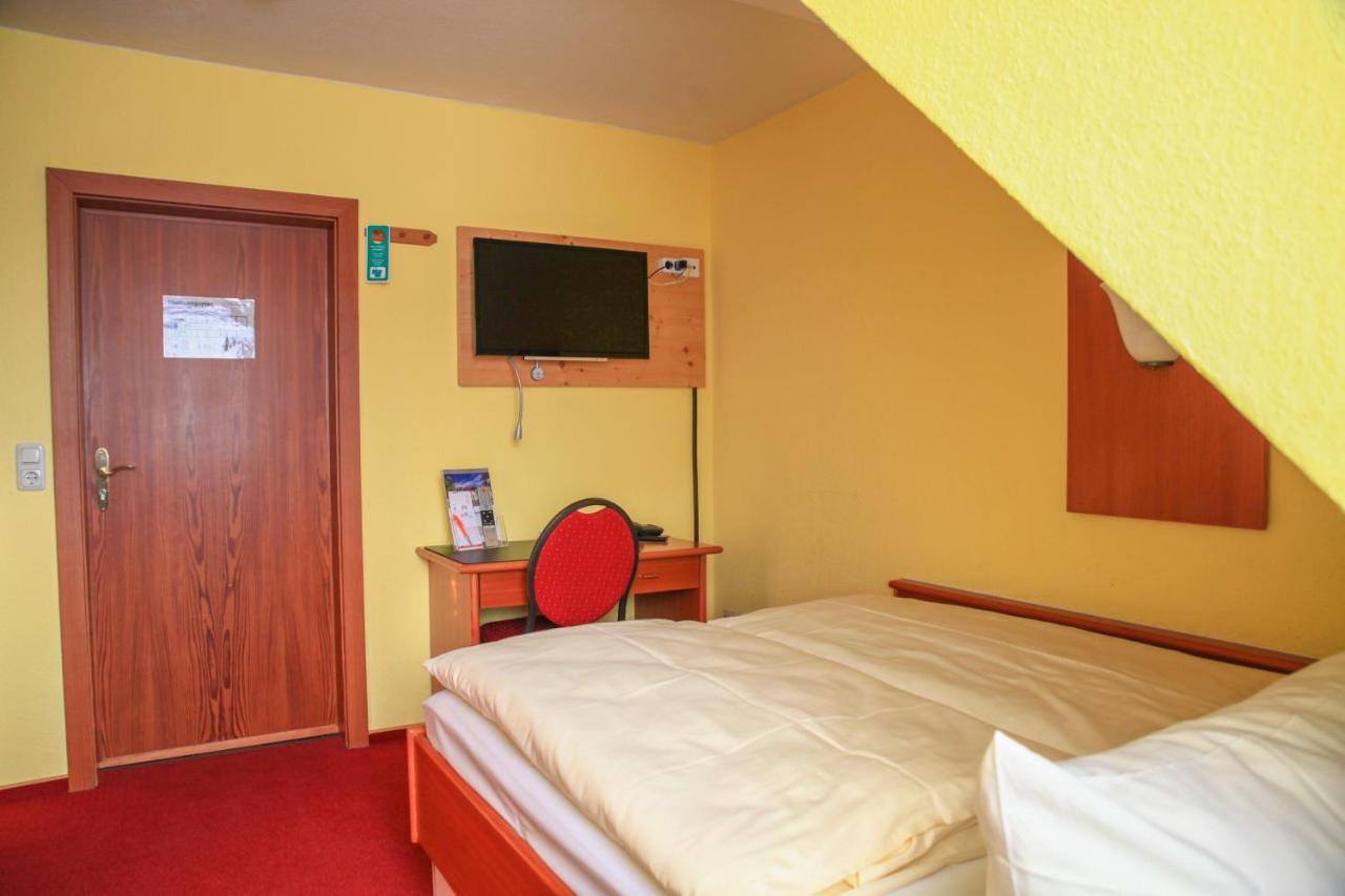 Hotel Garni Harzer Hof Osterode am Harz Exterior photo