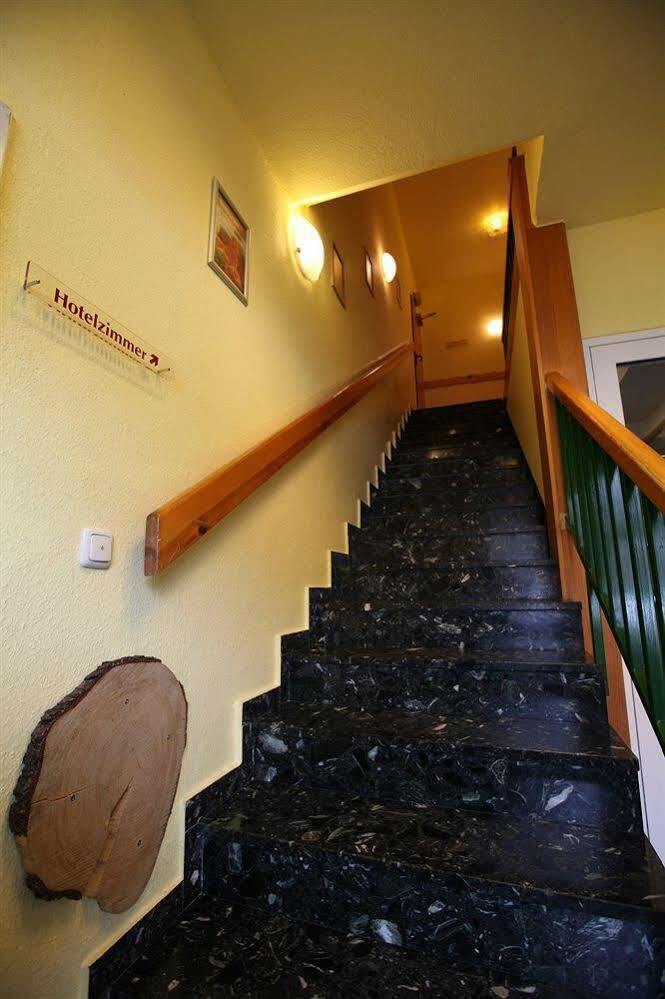 Hotel Garni Harzer Hof Osterode am Harz Exterior photo